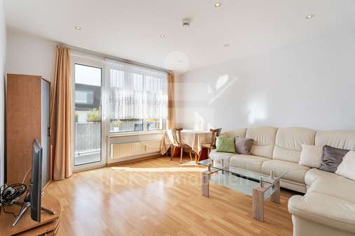 Wohnzimmer - Etagenwohnung in 51503 Rösrath mit 73m² kaufen