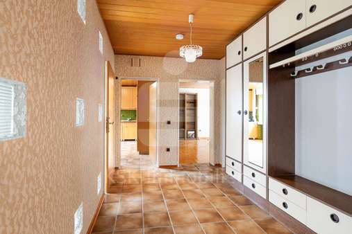 Diele Diele - Bungalow in 51429 Bergisch Gladbach / Herkenrath mit 161m² kaufen