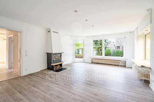 Wohnzimmer Erdgeschoss Wohnzimmer Erdgeschoss - Einfamilienhaus in 53127 Bonn / Venusberg mit 104m² kaufen
