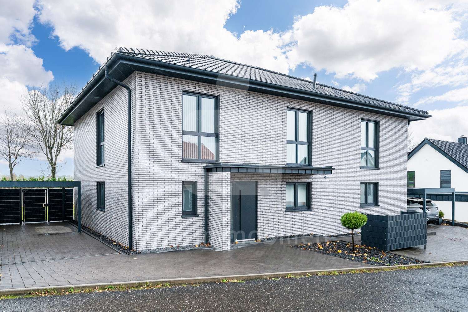 Außenansicht Außenansicht - Zweifamilienhaus in 53949 Dahlem mit 263m² kaufen