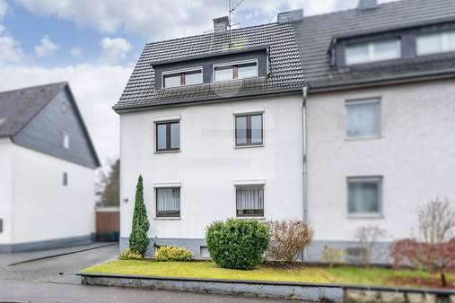 Außenansicht - Doppelhaushälfte in 51427 Bergisch Gladbach mit 118m² kaufen