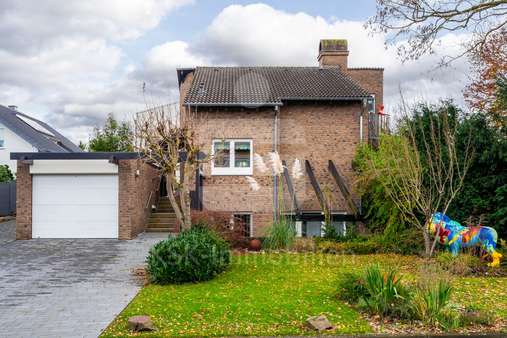 Außenansicht - Einfamilienhaus in 50374 Erftstadt mit 139m² kaufen