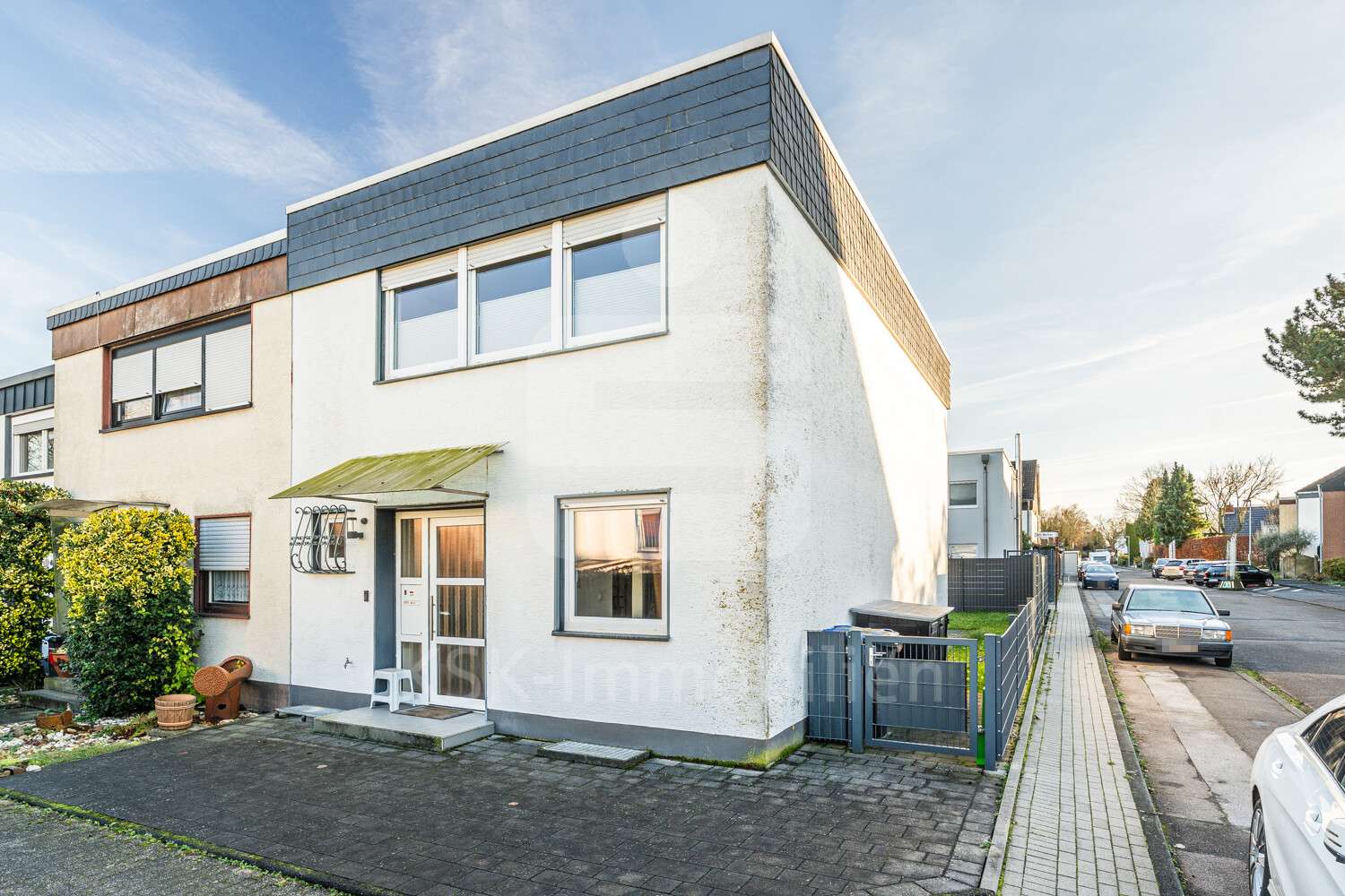 Außenaufnahme - Reiheneckhaus in 50226 Frechen mit 98m² kaufen