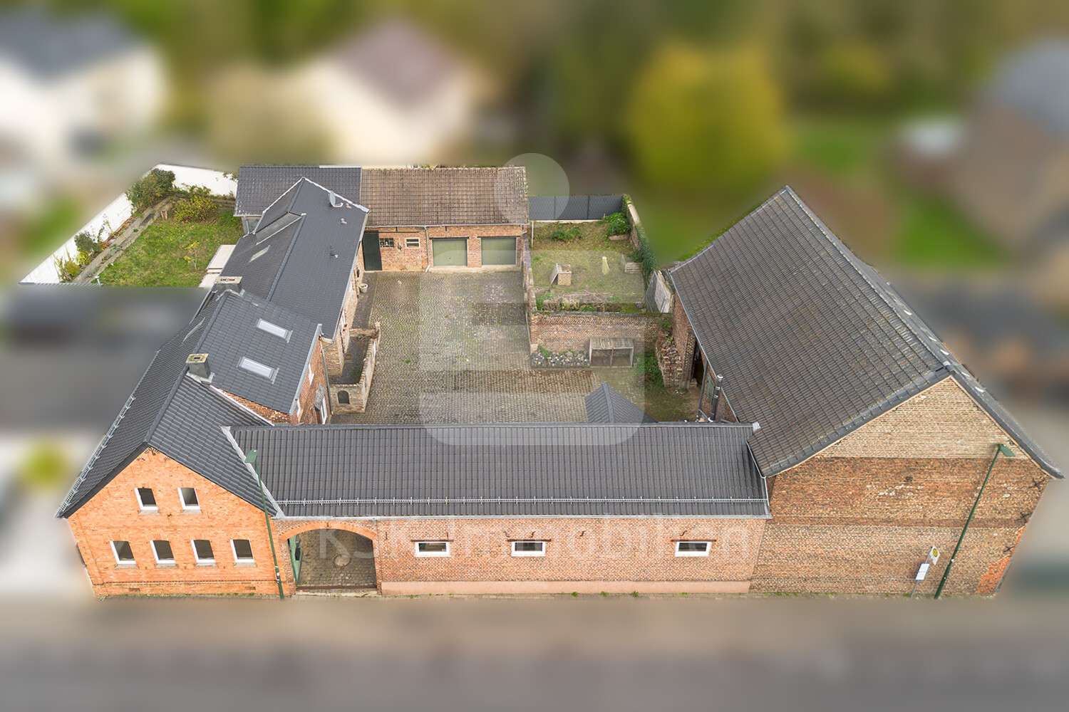 Drohnenaufnahme Drohnenaufnahme - Haus in 50170 Kerpen mit 349m² kaufen