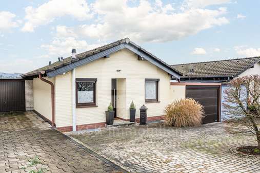 Straßenansicht Straßenansicht - Einfamilienhaus in 51491 Overath mit 109m² kaufen