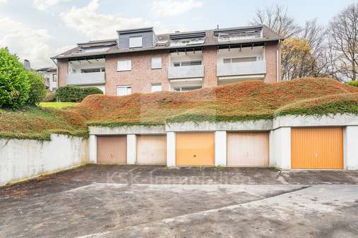 Außenaufnahme  - Dachgeschosswohnung in 51491 Overath mit 63m² kaufen