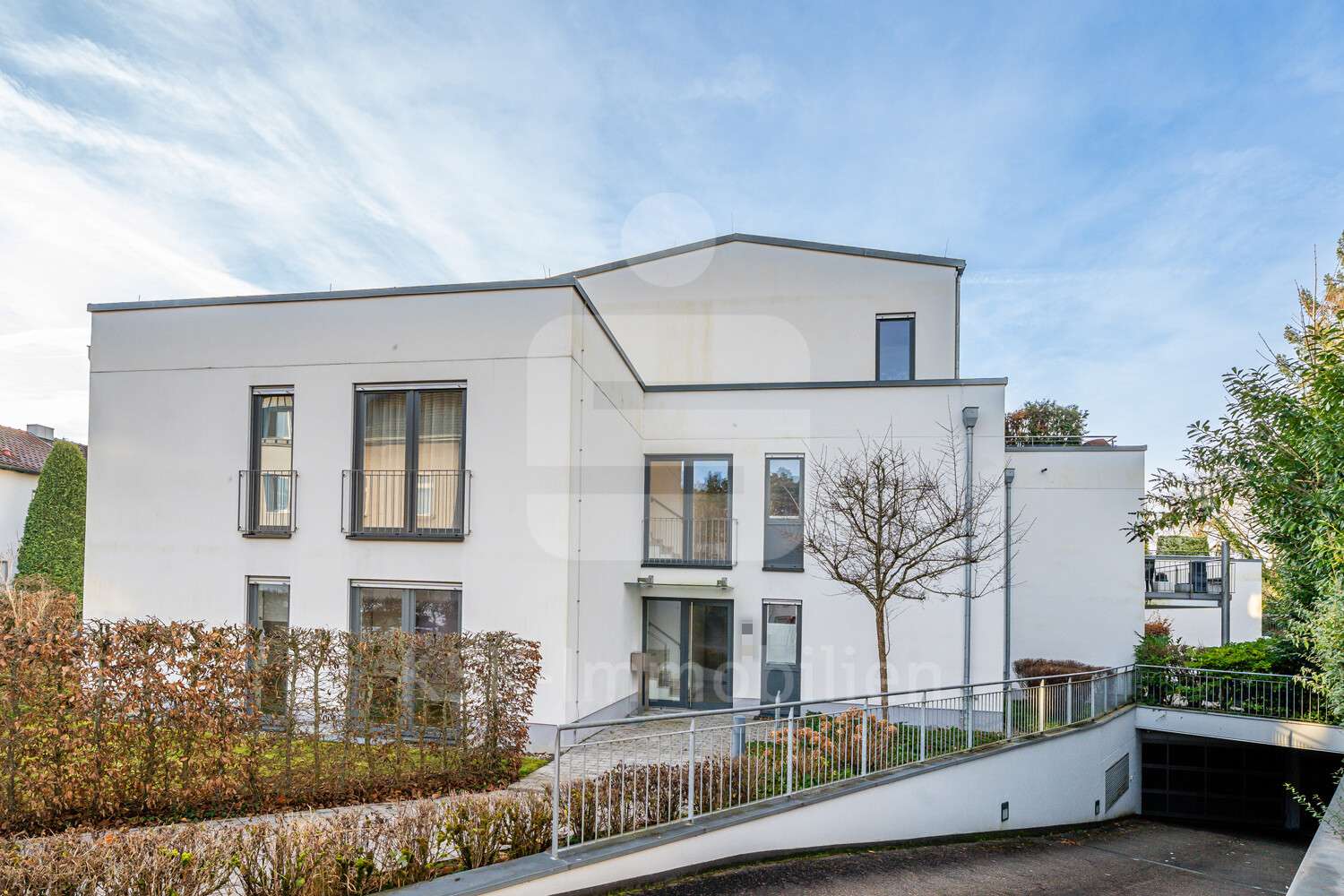 Aussenansicht Aussenansicht - Etagenwohnung in 53604 Bad Honnef mit 115m² kaufen