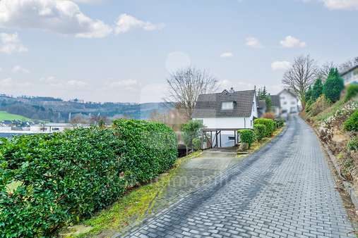 Straßenansicht - Grundstück in 51766 Engelskirchen mit 625m² kaufen