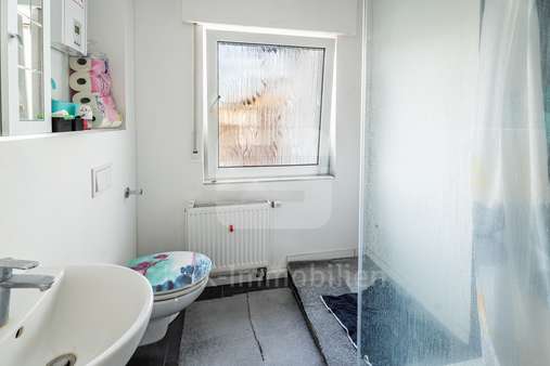 Badezimmer Obergeschoss - Zweifamilienhaus in 50374 Erftstadt / Konradsheim mit 130m² kaufen