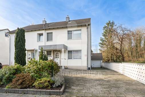 Außenaufnahme - Doppelhaushälfte in 50127 Bergheim mit 90m² kaufen