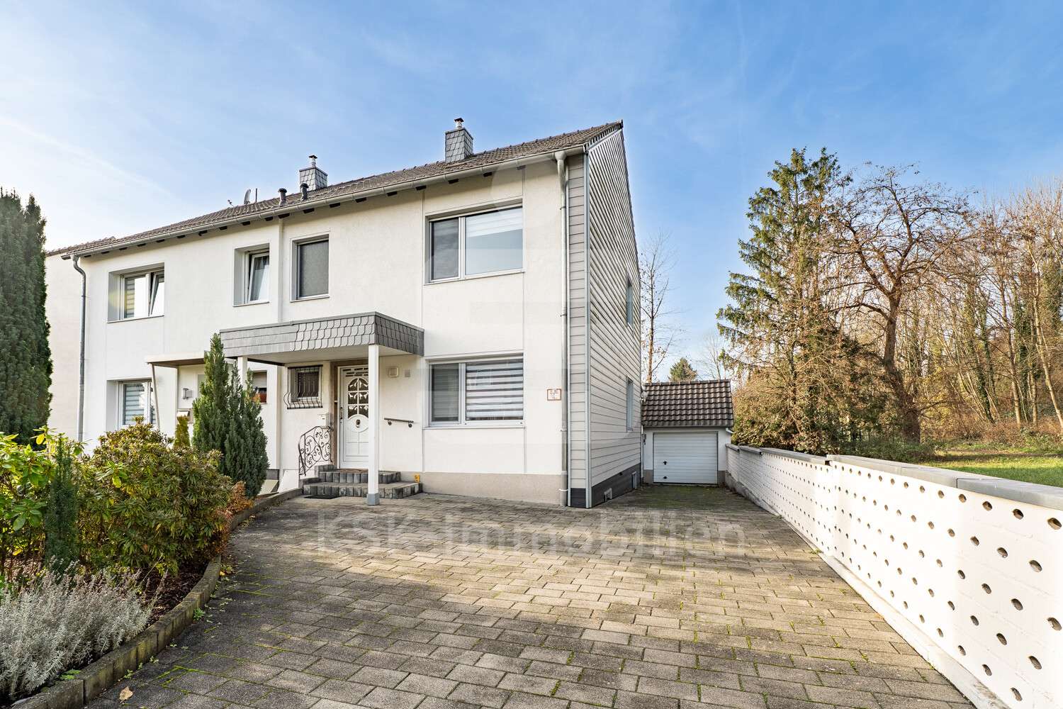 Außenaufnahme - Doppelhaushälfte in 50127 Bergheim mit 90m² kaufen