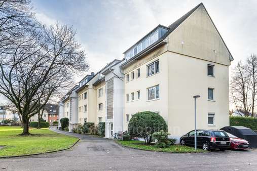 Außenaufnahme - Etagenwohnung in 50999 Köln mit 65m² kaufen