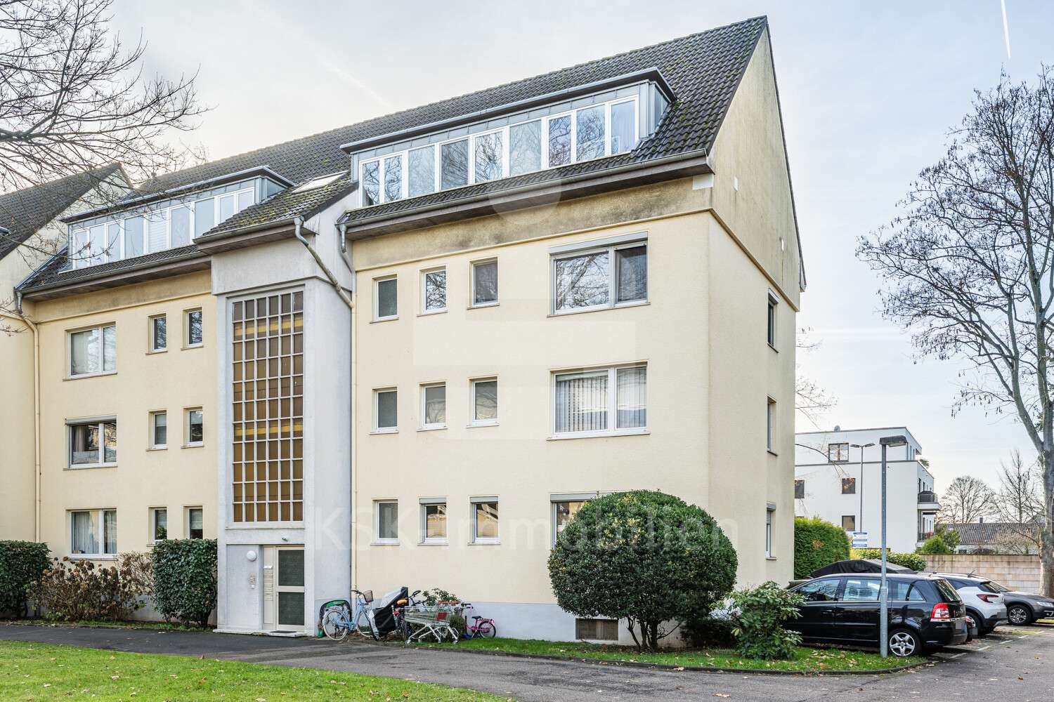 Außenaufnahme - Etagenwohnung in 50999 Köln mit 65m² kaufen