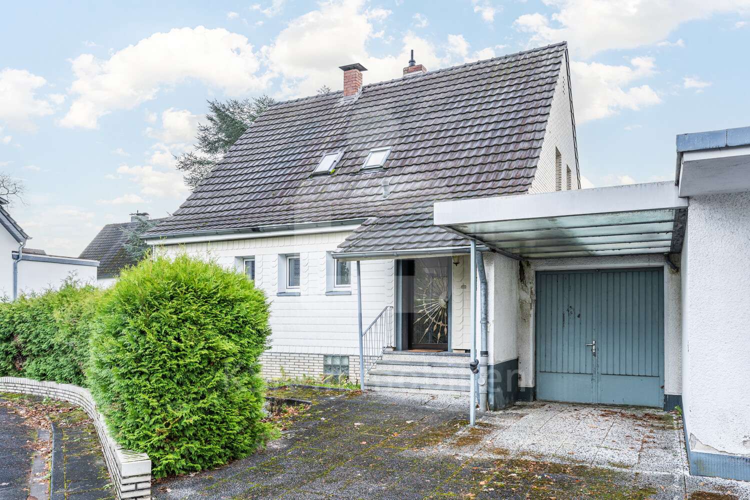 Außenaufnahme Außenaufnahme - Einfamilienhaus in 51109 Köln / Brück mit 100m² kaufen