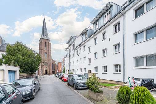 Außenansicht Außenansicht - Etagenwohnung in 50996 Köln / Rodenkirchen mit 64m² kaufen