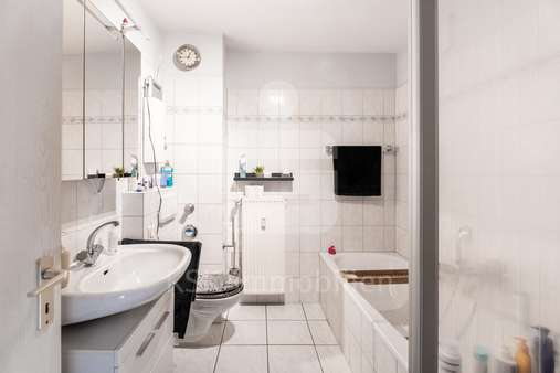 Badezimmer - Etagenwohnung in 53844 Troisdorf / Bergheim mit 83m² kaufen