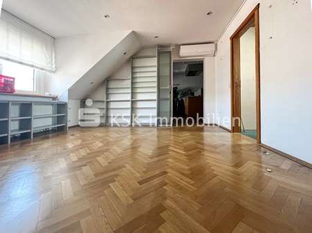 97940 Wohnzimmer Dachgeschoss - Mehrfamilienhaus in 50189 Elsdorf mit 411m² als Kapitalanlage günstig kaufen