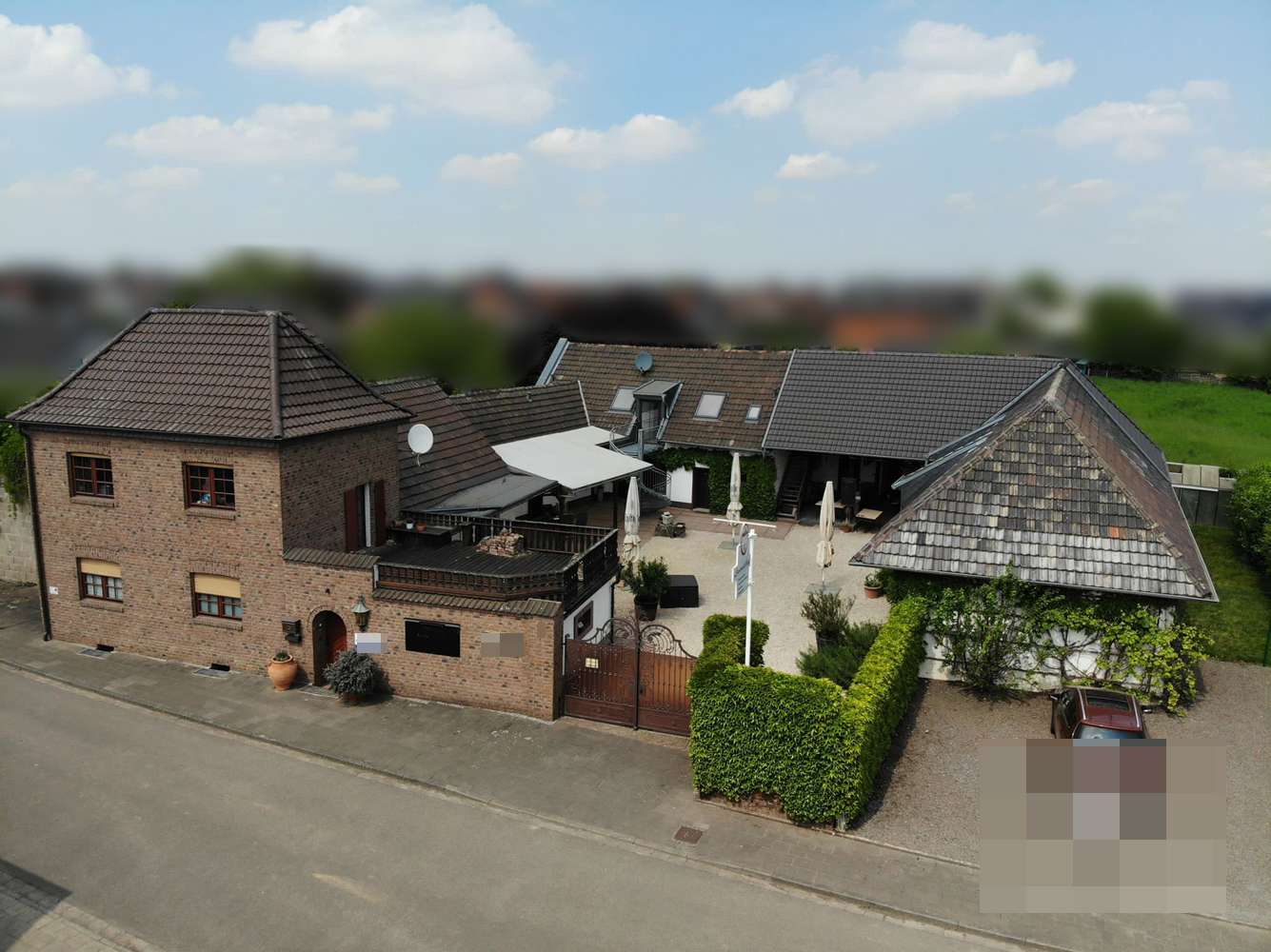 95475 Außenansicht - Gastronomie und Wohnung in 50189 Elsdorf mit 100m² als Kapitalanlage günstig kaufen