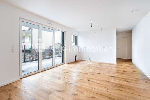 63135 Wohnzimmer - Erdgeschosswohnung in 51503 Rösrath mit 68m² kaufen