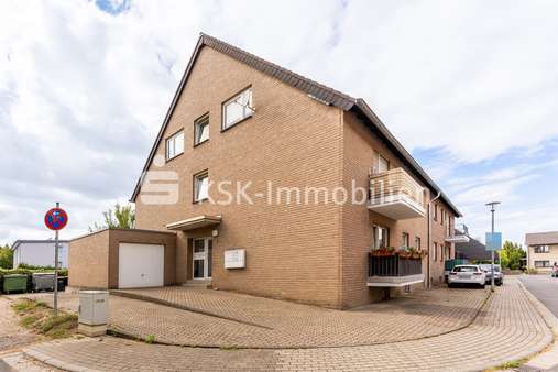 106016 Außenansicht - Wohnanlage in 50189 Elsdorf mit 211m² als Kapitalanlage günstig kaufen
