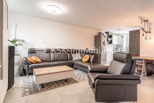 98152 Wohn- und Esszimmer - Maisonette-Wohnung in 50374 Erftstadt mit 105m² kaufen