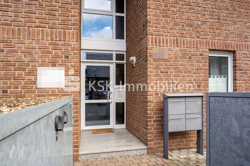 105528 Hauseingang - Mehrfamilienhaus in 50169 Kerpen / Brüggen mit 323m² als Kapitalanlage kaufen