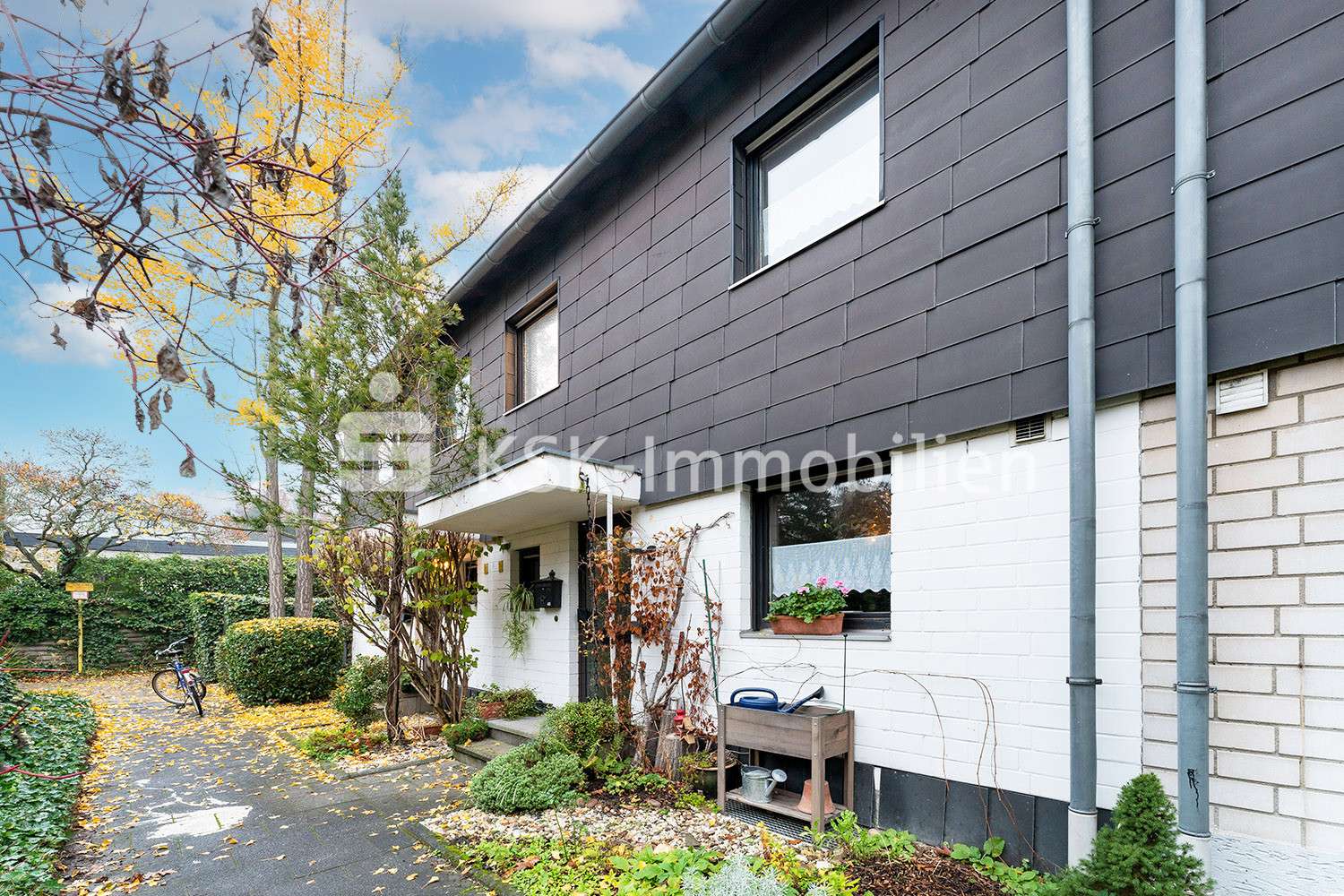 110714 Außenansicht  - Reihenmittelhaus in 50858 Köln mit 110m² kaufen