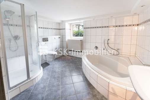 99993 Badezimmer Kellergeschoss - Einfamilienhaus in 42799 Leichlingen mit 196m² günstig kaufen