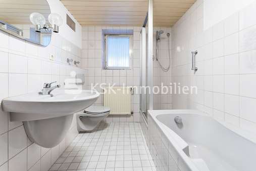102637  Badezimmer Edgeschoss - Zweifamilienhaus in 42897 Remscheid mit 168m² günstig kaufen