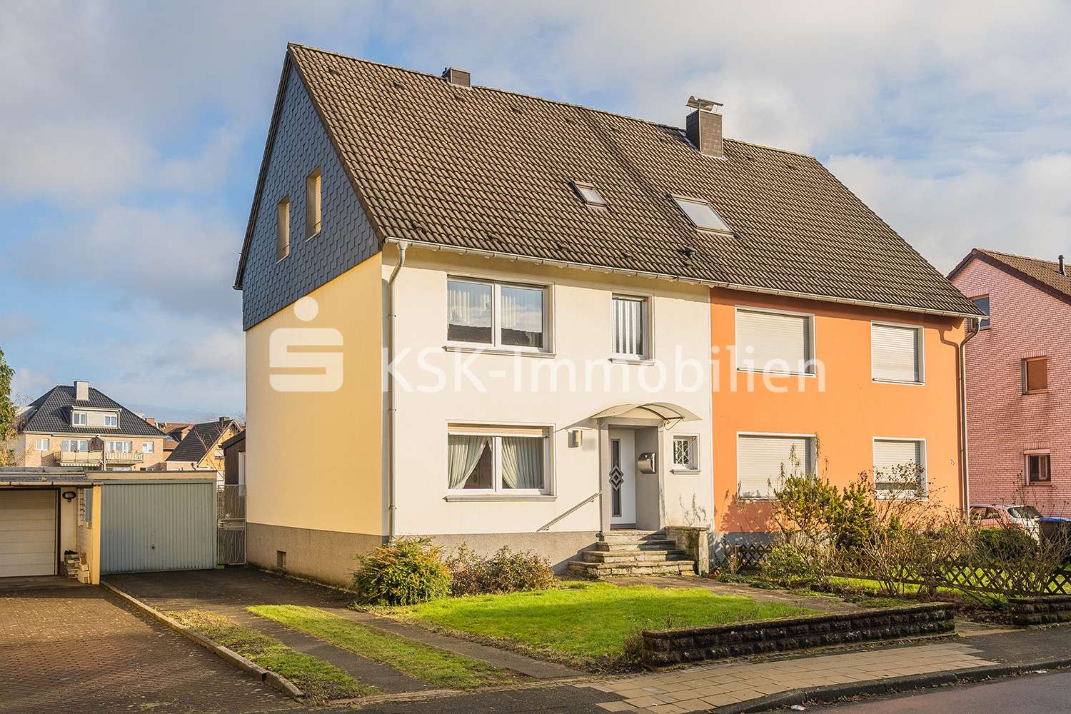 111992 Außenansicht - Doppelhaushälfte in 50127 Bergheim mit 113m² günstig kaufen