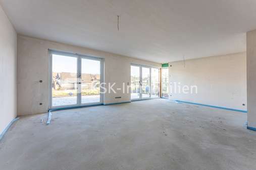 112778 Wohn- und Esszimmer Erdgeschoss - Doppelhaushälfte in 41517 Grevenbroich mit 213m² günstig kaufen