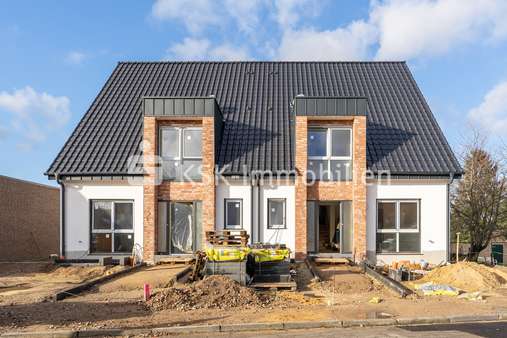 112779 Außenansicht - Doppelhaushälfte in 41517 Grevenbroich mit 213m² günstig kaufen
