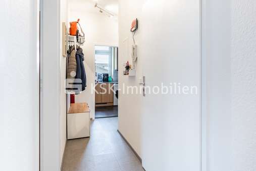 109041 Flur - Etagenwohnung in 53332 Bornheim mit 74m² günstig kaufen