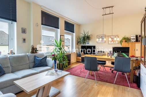 109041 Wohnzimmer  - Etagenwohnung in 53332 Bornheim mit 74m² günstig kaufen