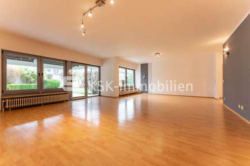 114167 Wohnzimmer - Reihenendhaus in 53879 Euskirchen mit 167m² günstig kaufen