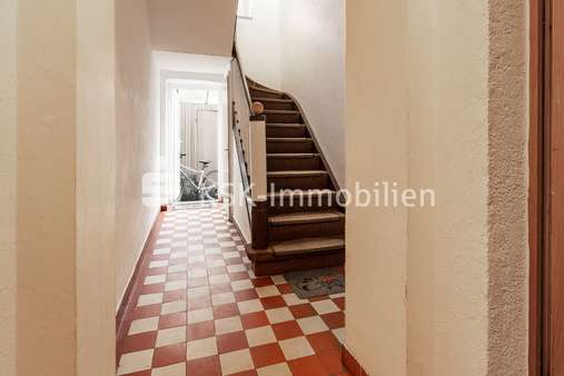 112918 Hausflur - Reihenmittelhaus in 50126 Bergheim mit 84m² günstig kaufen