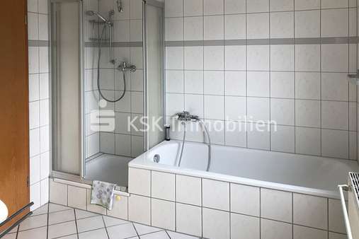 109330 Bad - Doppelhaushälfte in 50129 Bergheim mit 113m² günstig kaufen