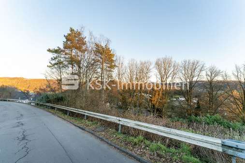 110826 Straßenansicht 3 - Grundstück in 51766 Engelskirchen / Rommersberg mit 951m² günstig kaufen