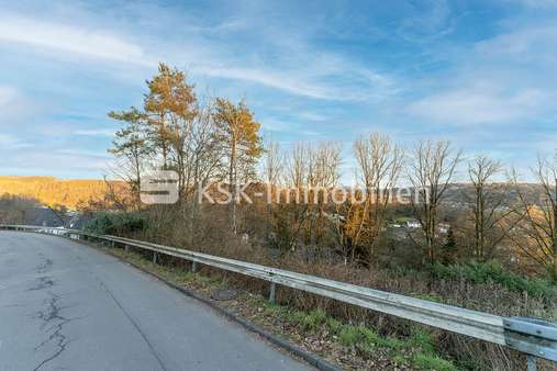110826 Straßenansicht  - Grundstück in 51766 Engelskirchen / Rommersberg mit 951m² günstig kaufen