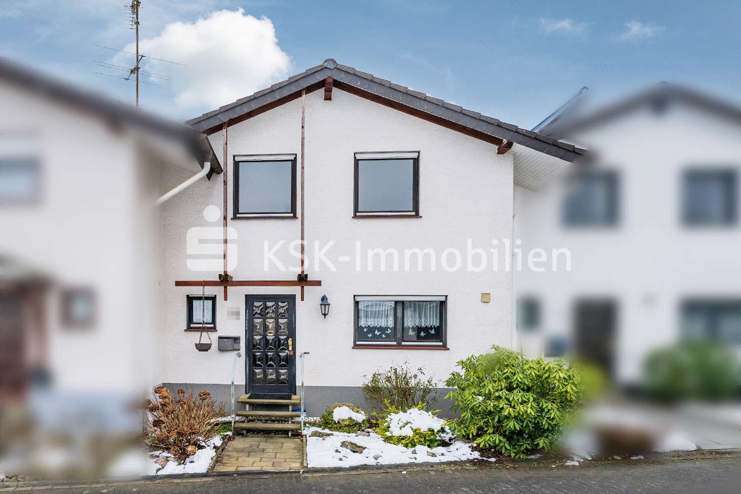 103125 Vorderansicht maskiert - Einfamilienhaus in 51789 Lindlar mit 103m² günstig kaufen