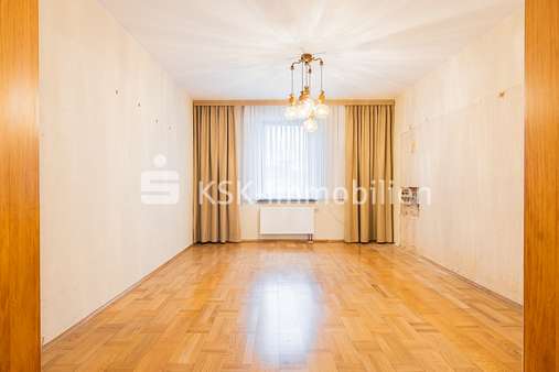 111956 Wohnzimmer Erdgeschoss - Einfamilienhaus in 50389 Wesseling mit 115m² günstig kaufen