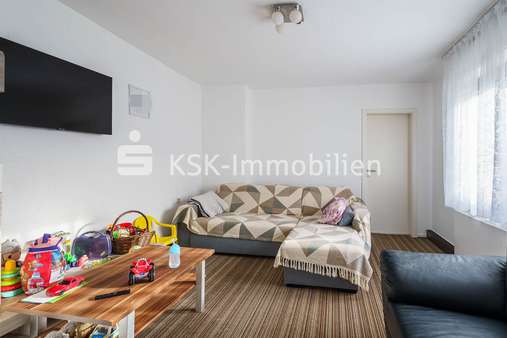 108171 Wohnzimmer - Mehrfamilienhaus in 53840 Troisdorf mit 267m² als Kapitalanlage kaufen