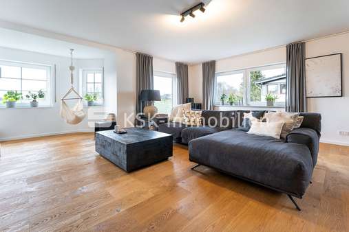 105409 Wohnzimmer - Etagenwohnung in 51709 Marienheide mit 104m² günstig kaufen