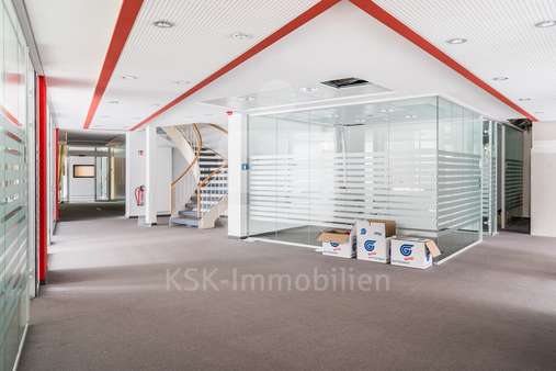 Büroflächen Erdgeschoss  - Bürofläche in 51399 Burscheid mit 0m² mieten