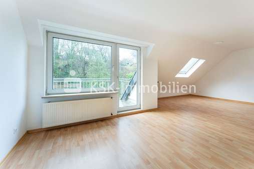 113796 Wohnzimmer Obergeschoss - Maisonette-Wohnung in 51465 Bergisch Gladbach mit 102m² günstig kaufen