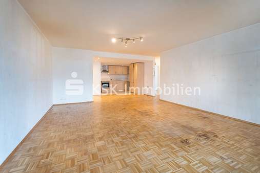 112066 Wohnzimmer - Etagenwohnung in 51503 Rösrath mit 80m² günstig kaufen
