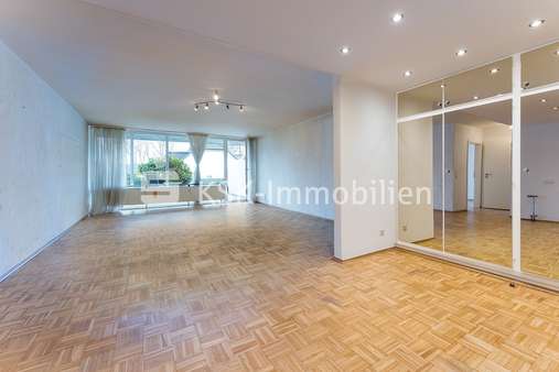 112066 Wohnzimmer - Etagenwohnung in 51503 Rösrath mit 80m² günstig kaufen