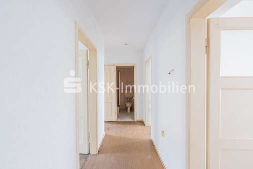112445 Flur Erdgeschoss - Mehrfamilienhaus in 51063 Köln mit 294m² als Kapitalanlage günstig kaufen