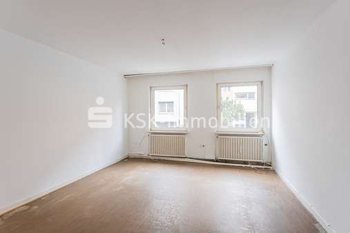 112445 Wohnzimmer Erdgeschoss - Mehrfamilienhaus in 51063 Köln mit 294m² als Kapitalanlage günstig kaufen