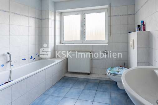 110701 Bad - Reihenmittelhaus in 50170 Kerpen / Sindorf mit 165m² günstig kaufen
